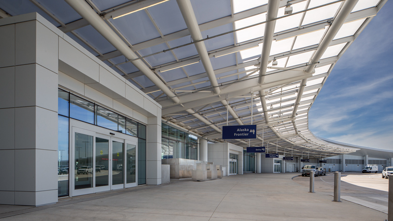 New Orleans airport debuts $1.3 billion terminal